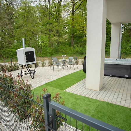 Forest Luxory Ii. Apartman Sárvár Eksteriør billede
